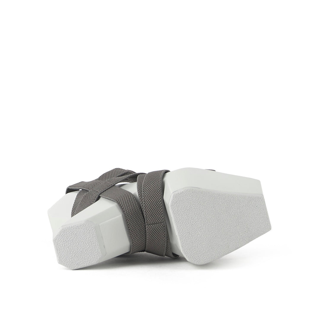 boulder bondage ashen 6 bottom view