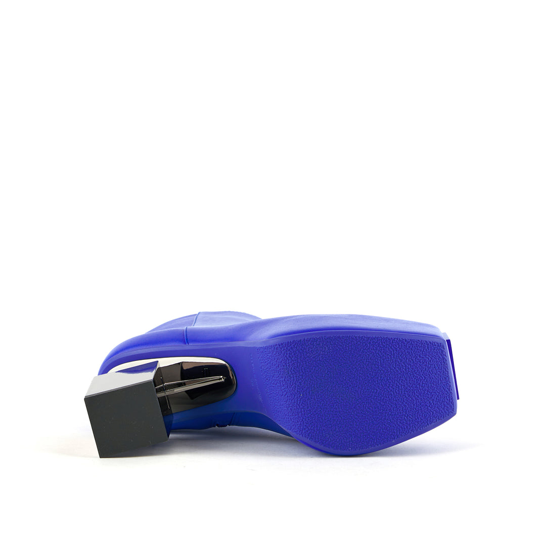 cubist bootie dazzling blue 6 bottom view