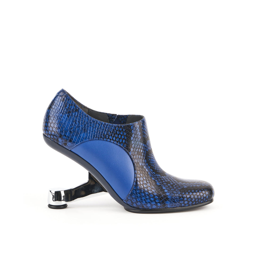 eamz dot cobalt 1 outside view aw23