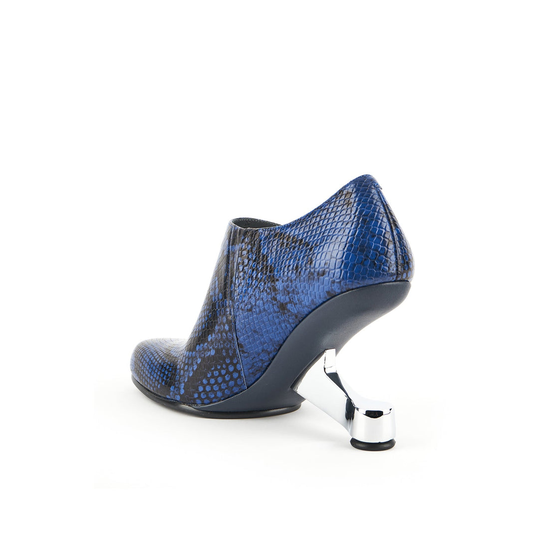 eamz dot cobalt 4 angle in view aw23