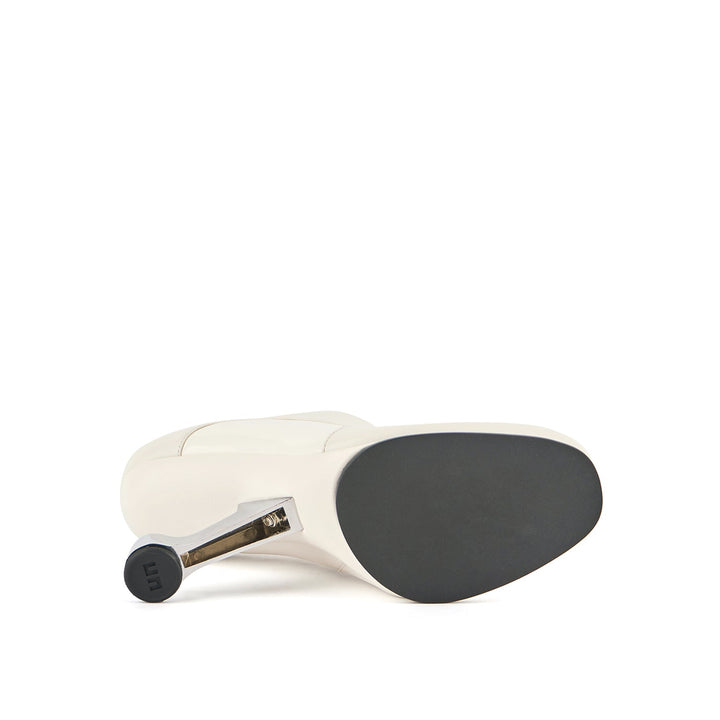 eamz dot white 6 bottom view aw23