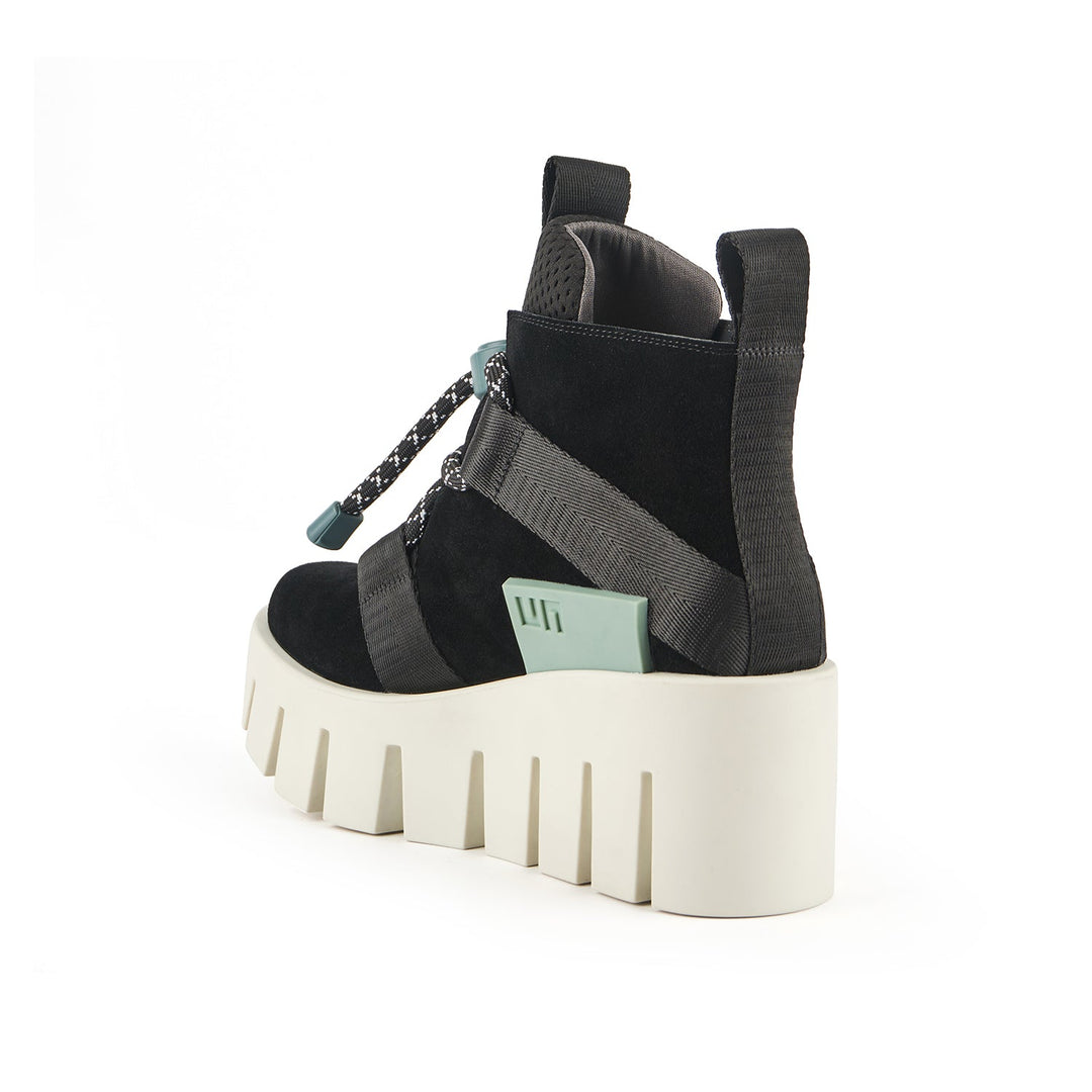 grip nomad lo ii basalt white 4 angle in view aw23