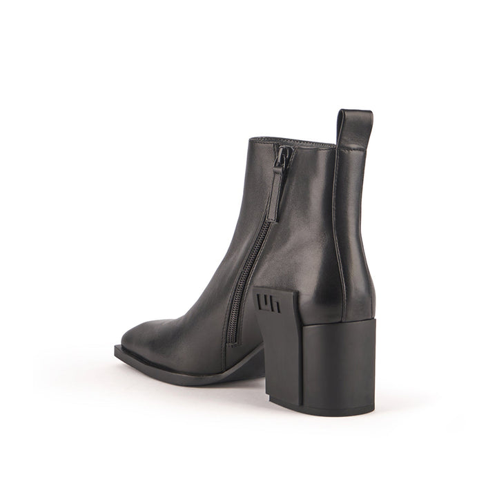 jimmy mid ii black 4 angle in view aw23