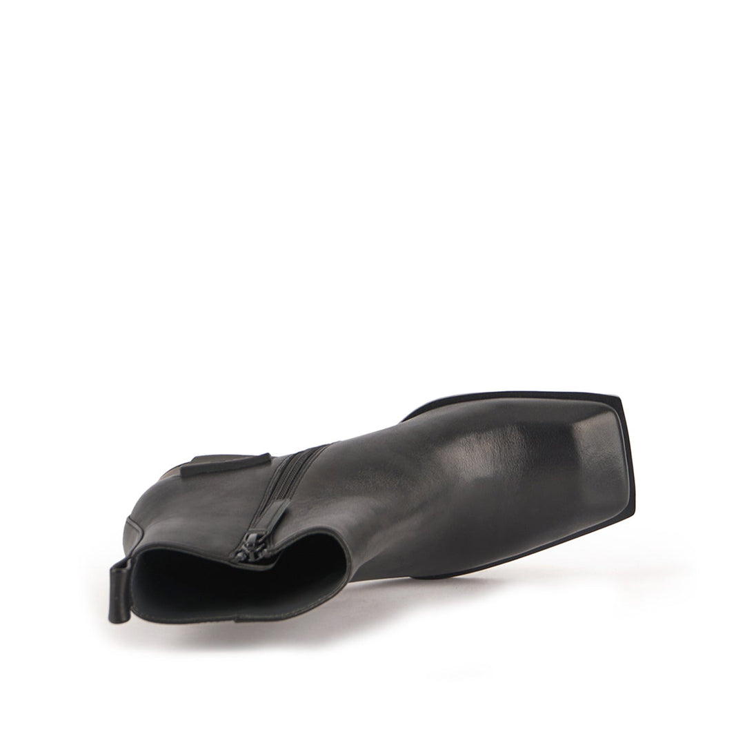 jimmy mid ii black 5 top view aw23