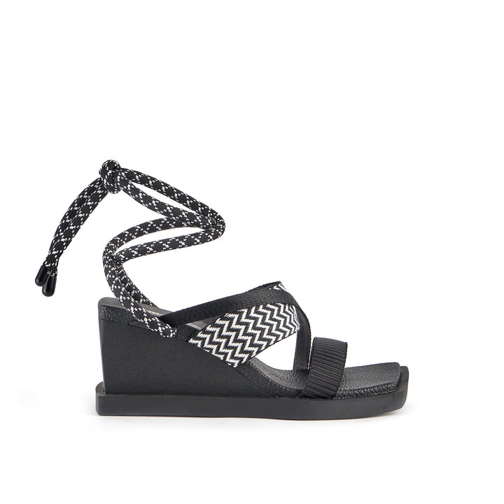 ko craft mid black outside view