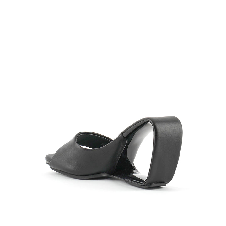mobius hi black angle in view