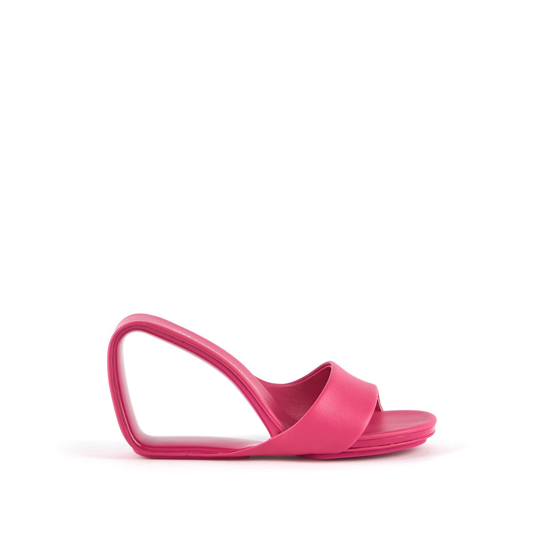 mobius hi pink flash outside view