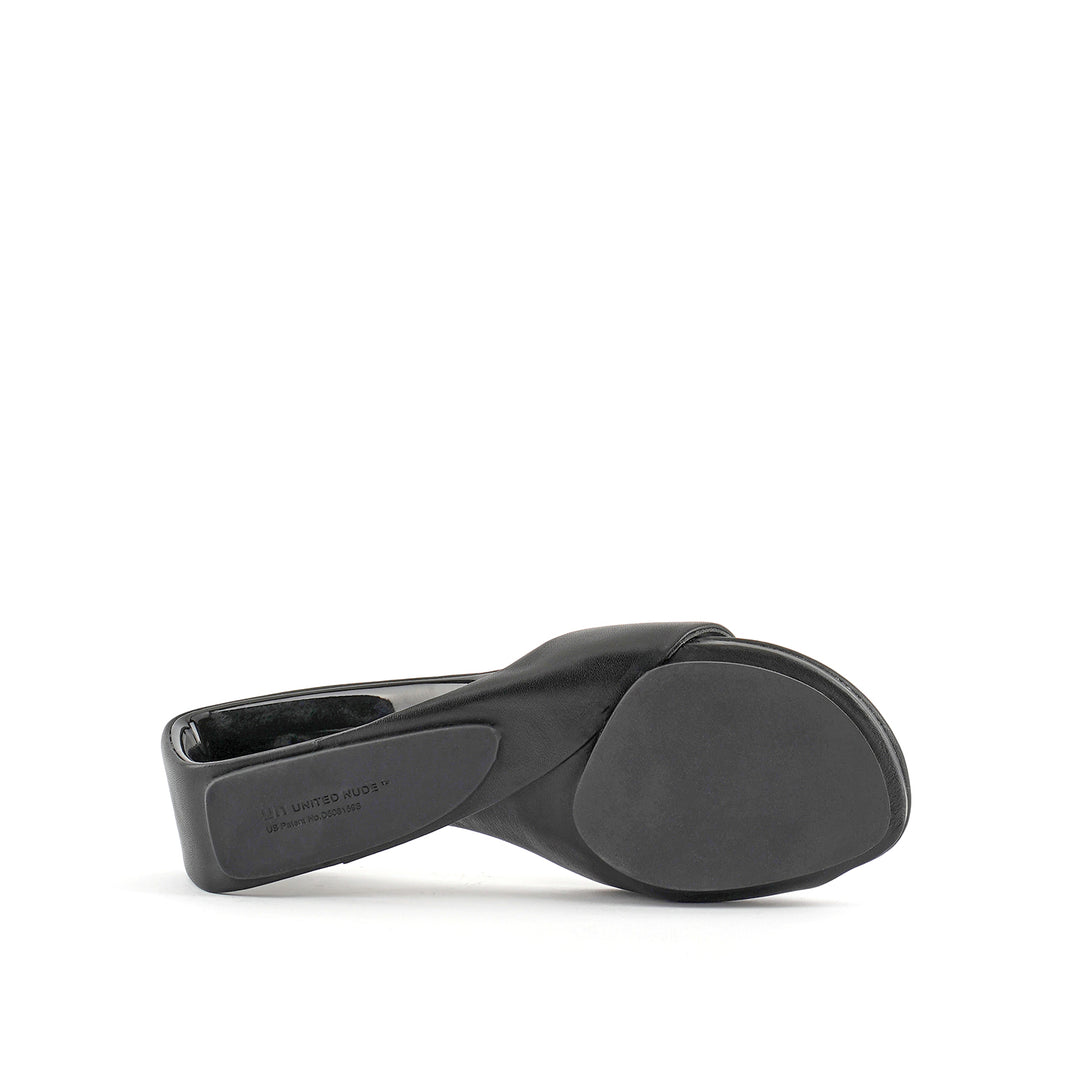 mobius mid black bottom view