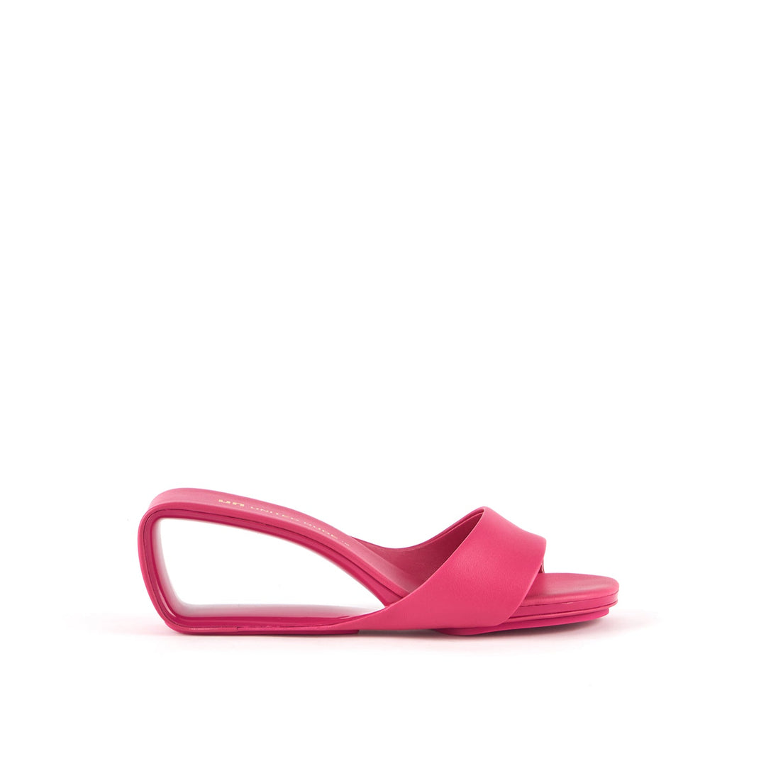 mobius mid pink flash outside view