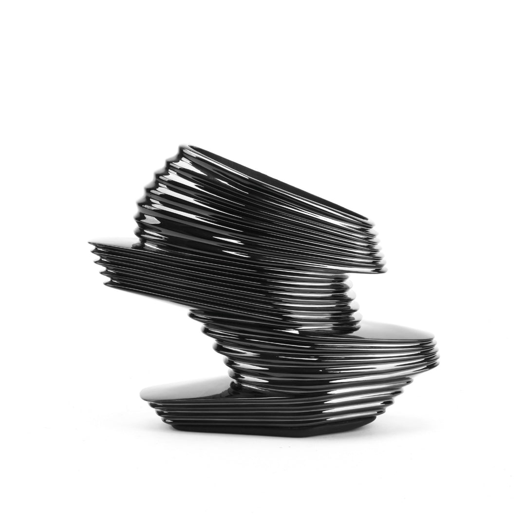 zaha nova black out view
