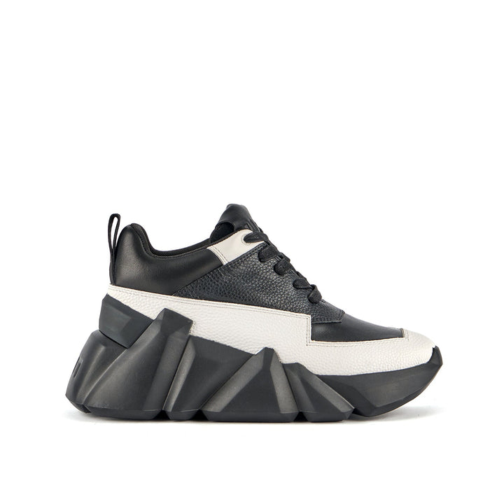 space kick max mono iii outside view