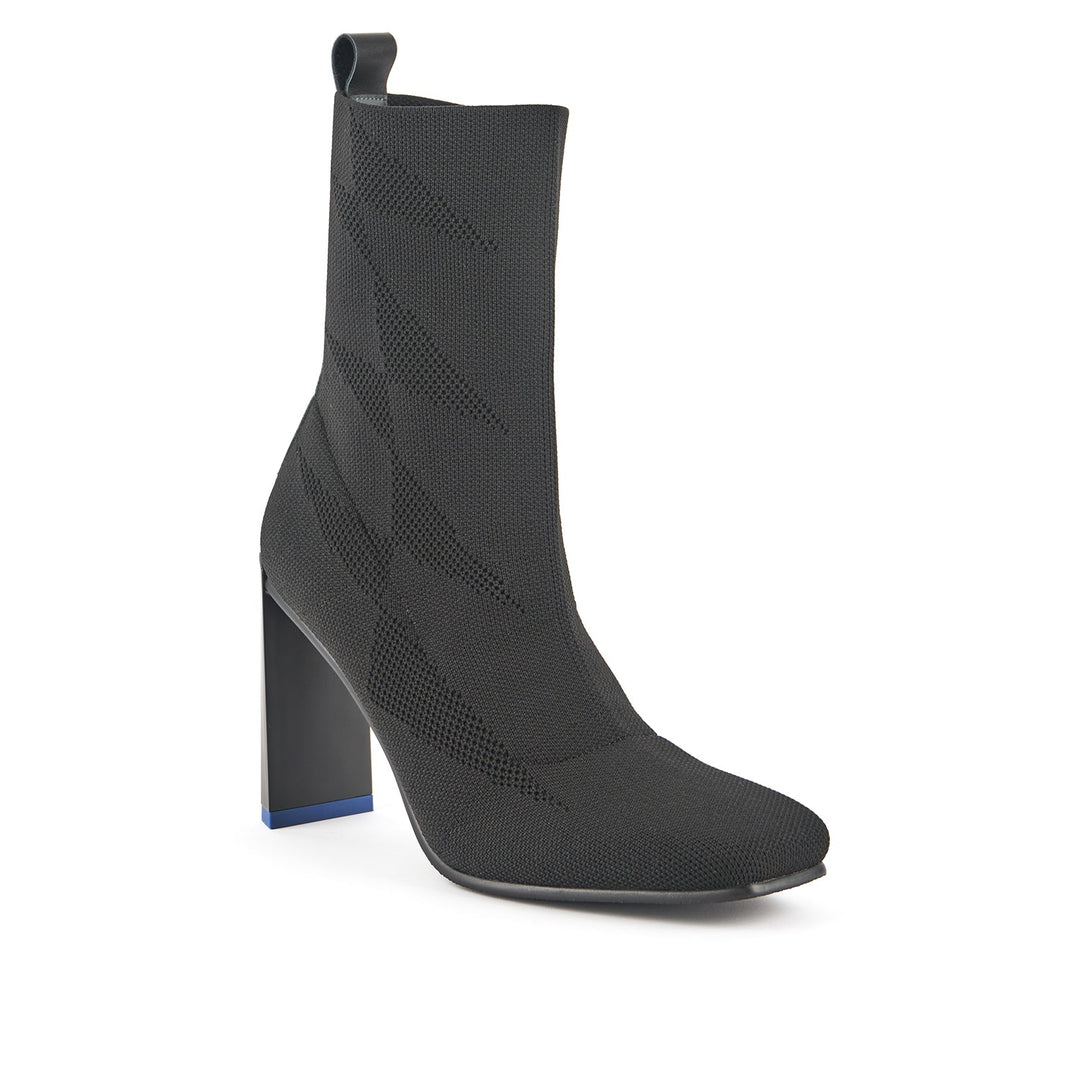 tara boot hi black 2 angle out view aw23