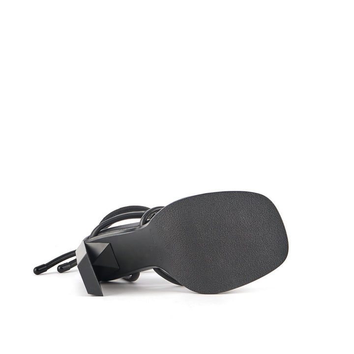 tara ka hi black bottom view