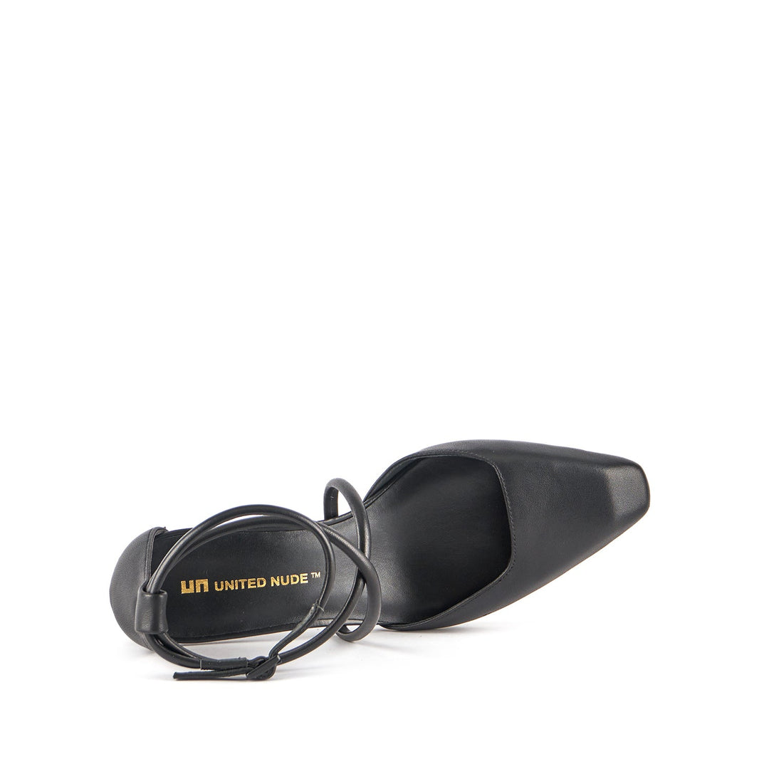 tara su mid black top view