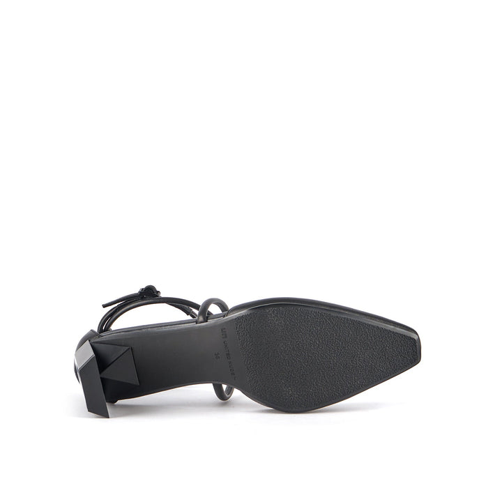 tara su mid black bottom view