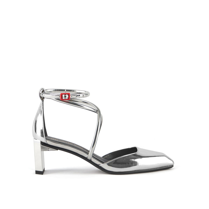 tara su mid silver outside view