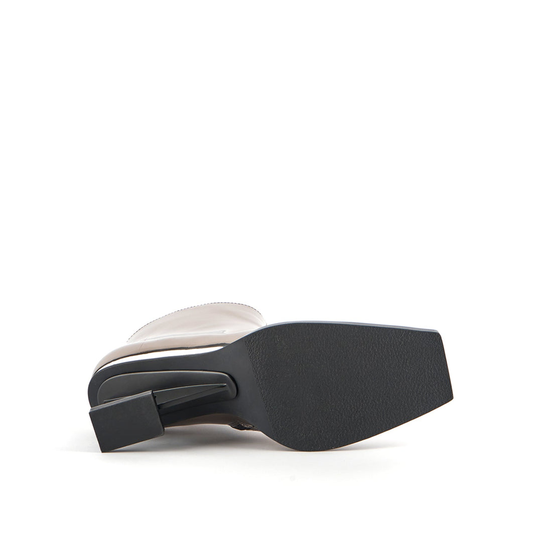 un bootie mid ii gun metal 6 bottom view aw23