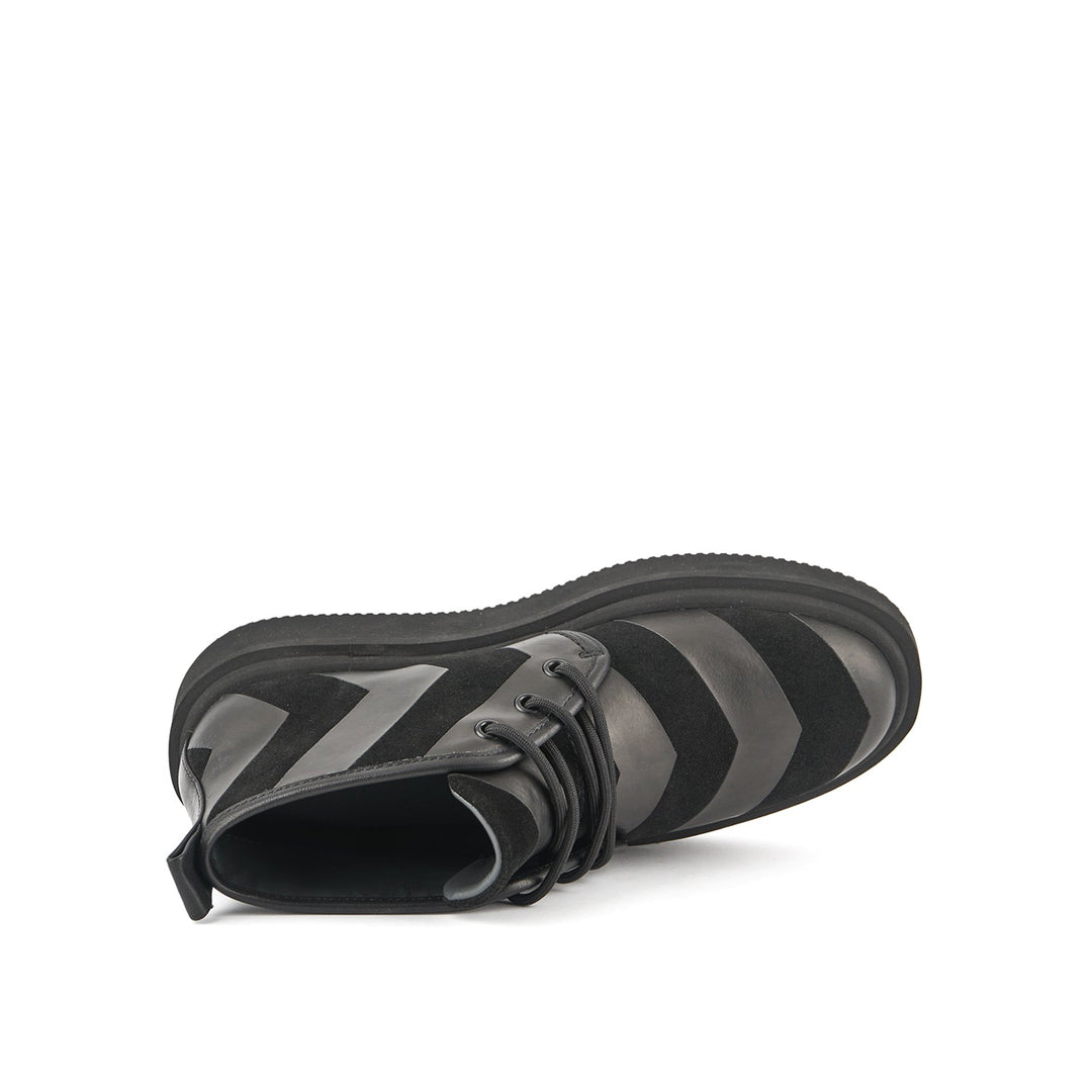 un geo desert lady black 5 top view aw23