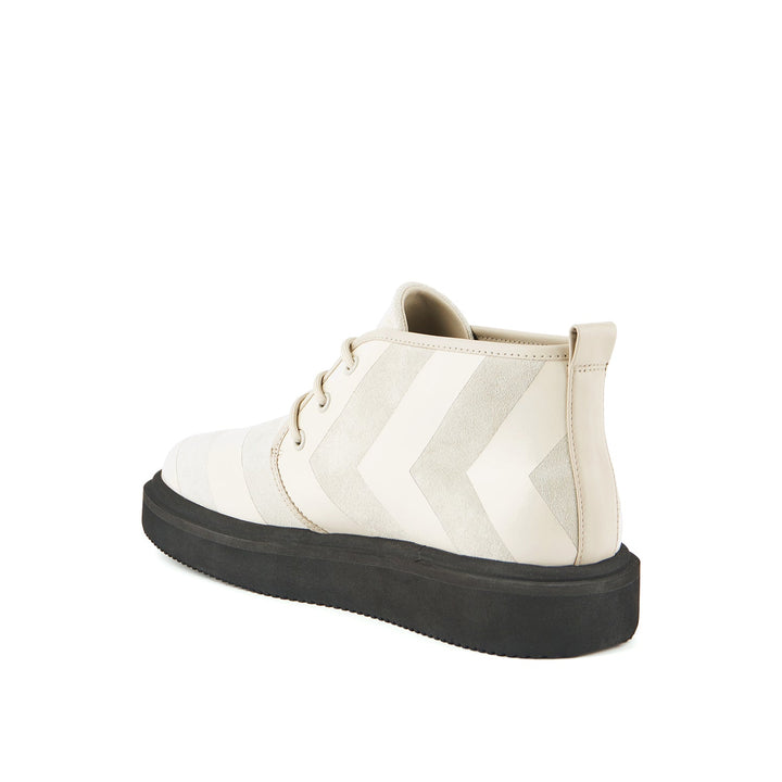 un geo desert mens pumice 4 angle in view aw23