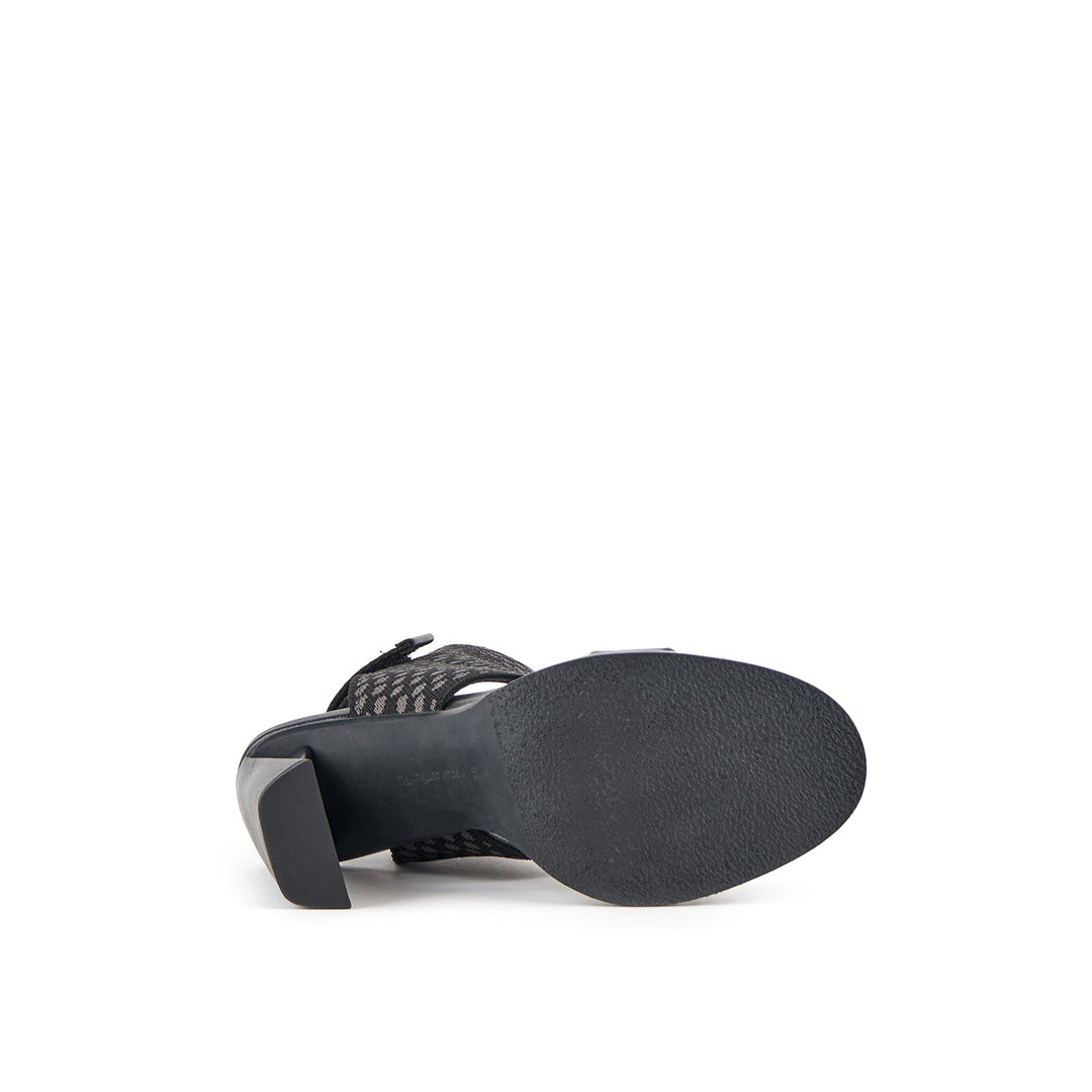zink fab hi ii black bottom view