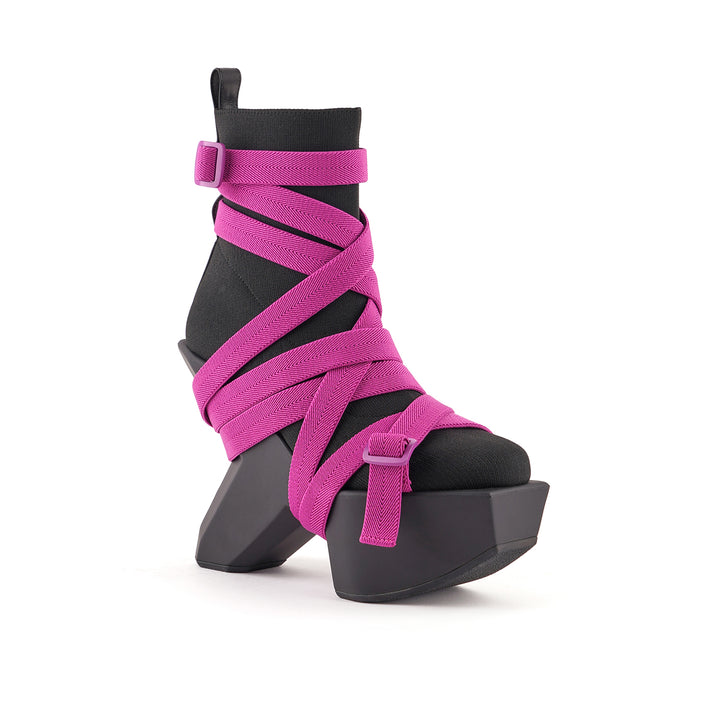 boulder bond boot deep orchid 2 angle out