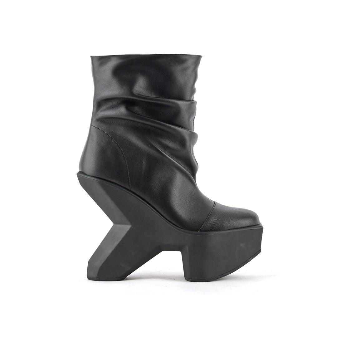 boulder slouch boot black 1 outside view