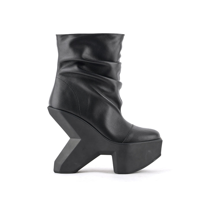 boulder slouch boot black 1 outside view
