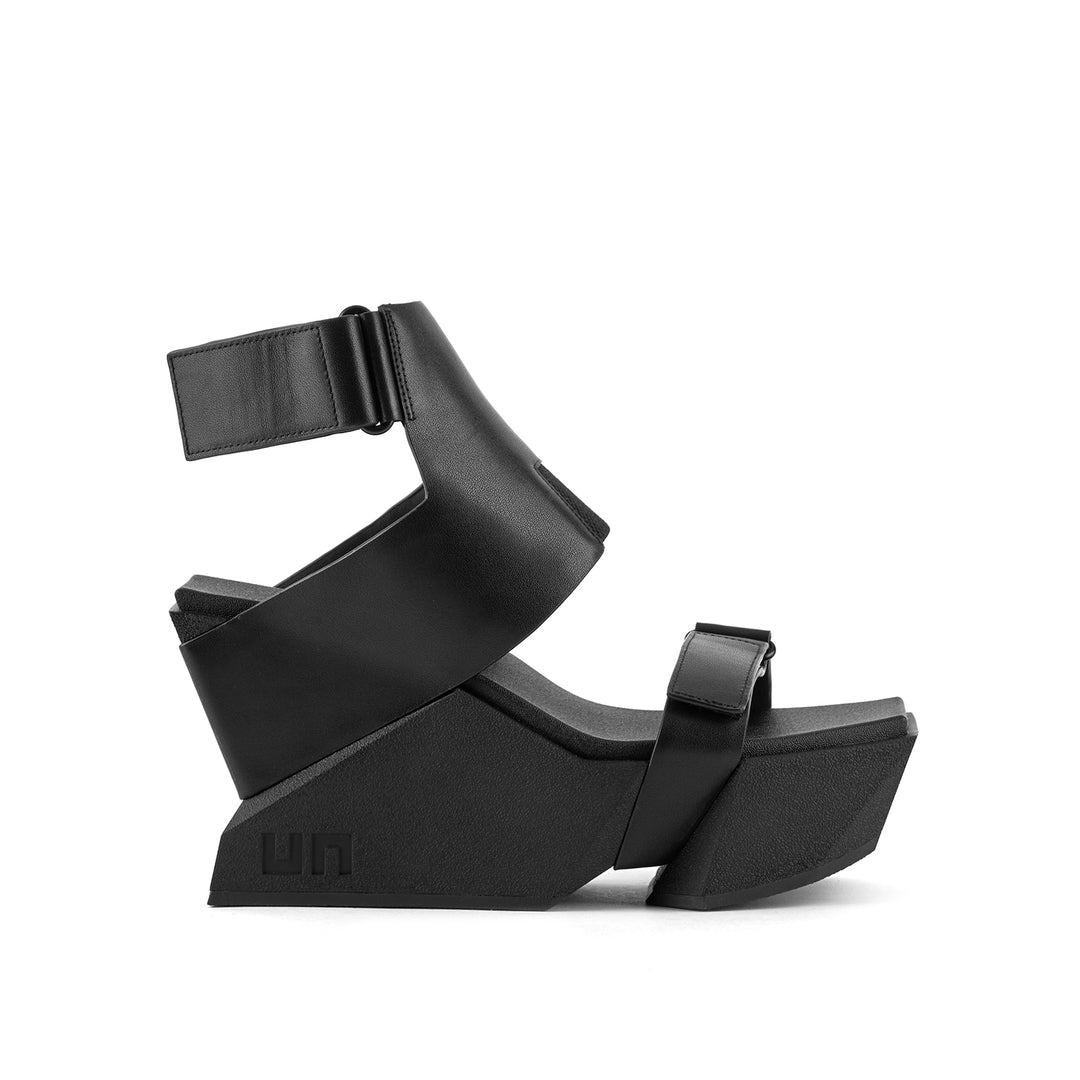 brutt a black 1 outside