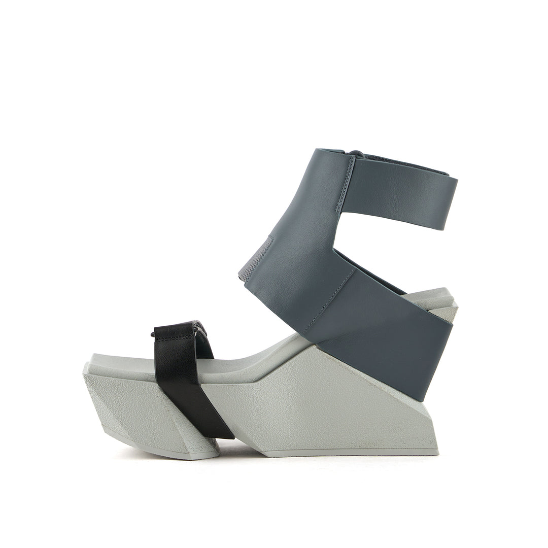 brutt a steel 3 inside