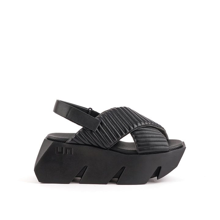 bull puffier black 1 outside