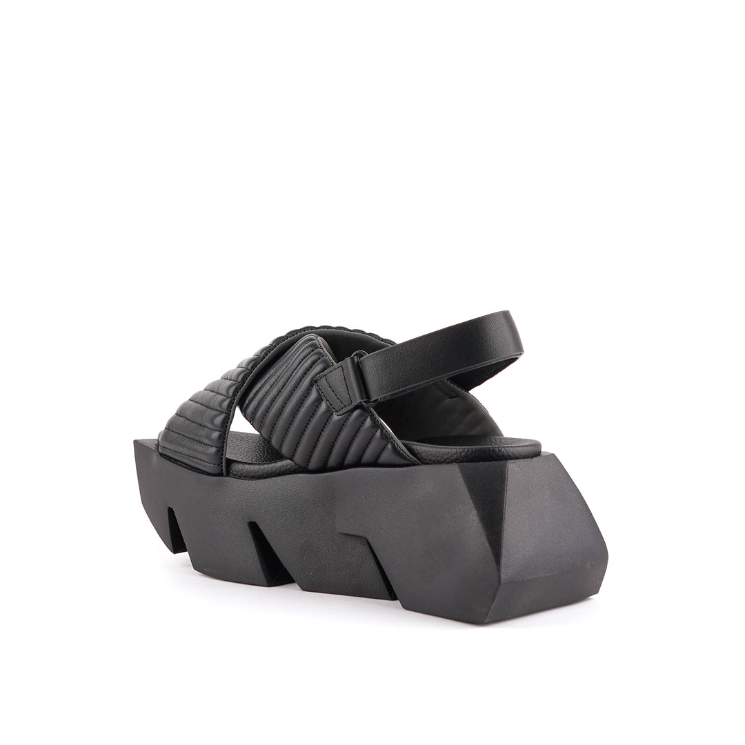 bull puffier black 4 angle in