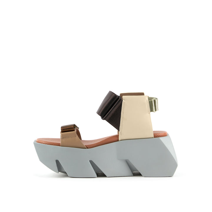 bull run sierra 3 inside