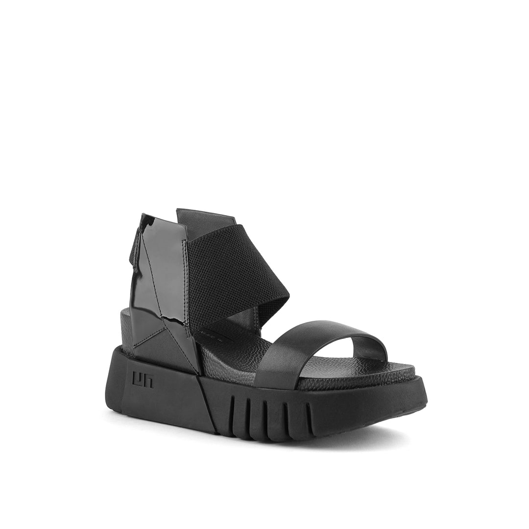 delta 3d sandal black 2 angle out