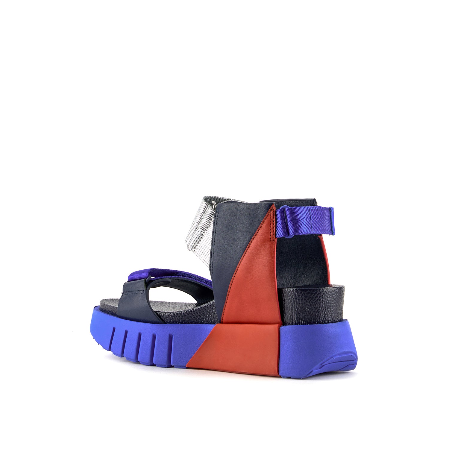 Delta Run – United Nude