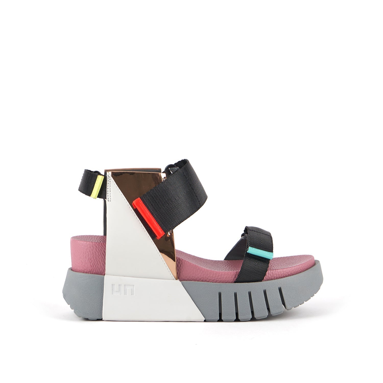Delta Run – United Nude