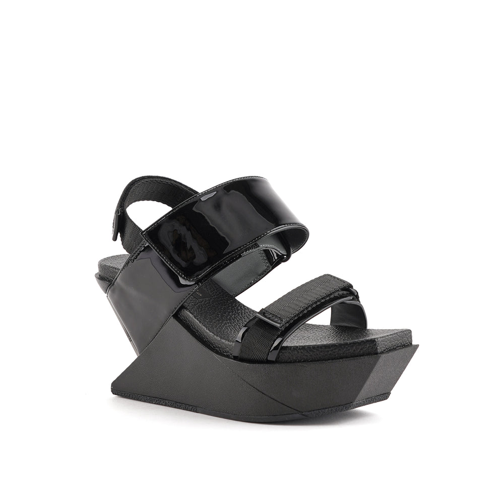 delta run wedge black 2 angle out