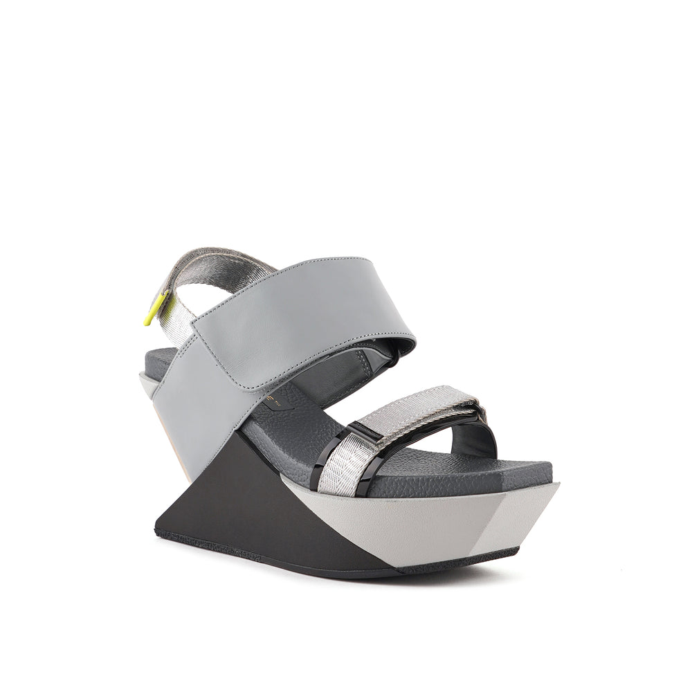 delta run wedge steel 2 angle out