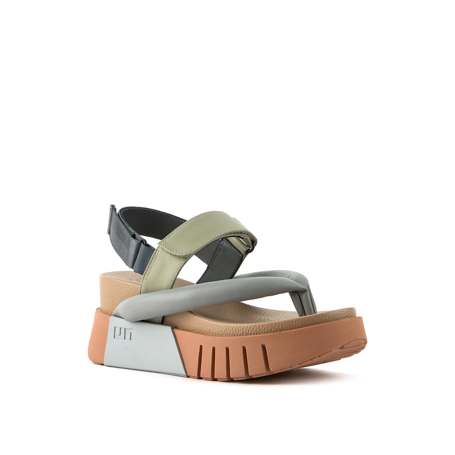 Delta Tong – United Nude