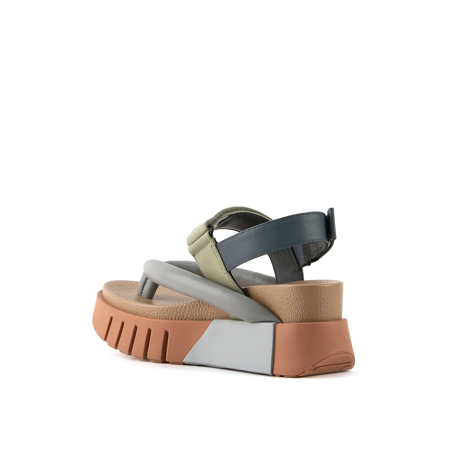 Delta Tong – United Nude