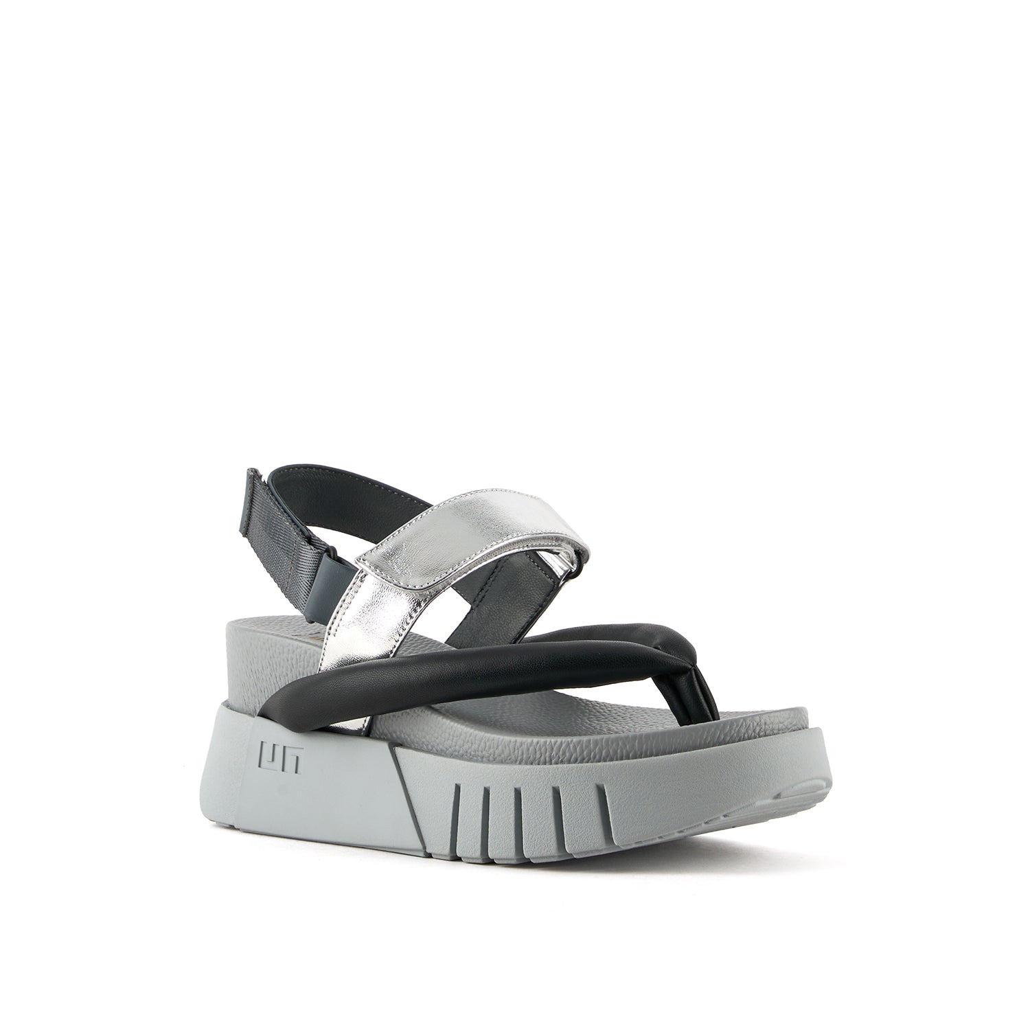 Delta Tong – United Nude