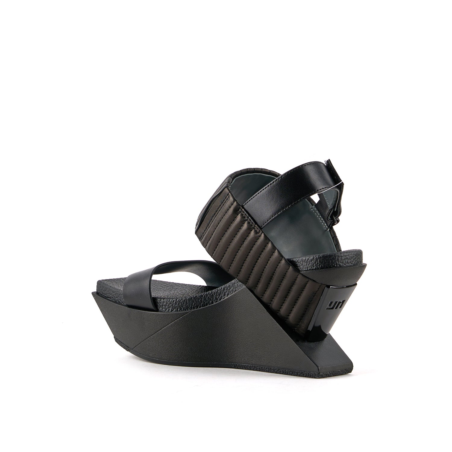 Delta Wedge Puffier – United Nude
