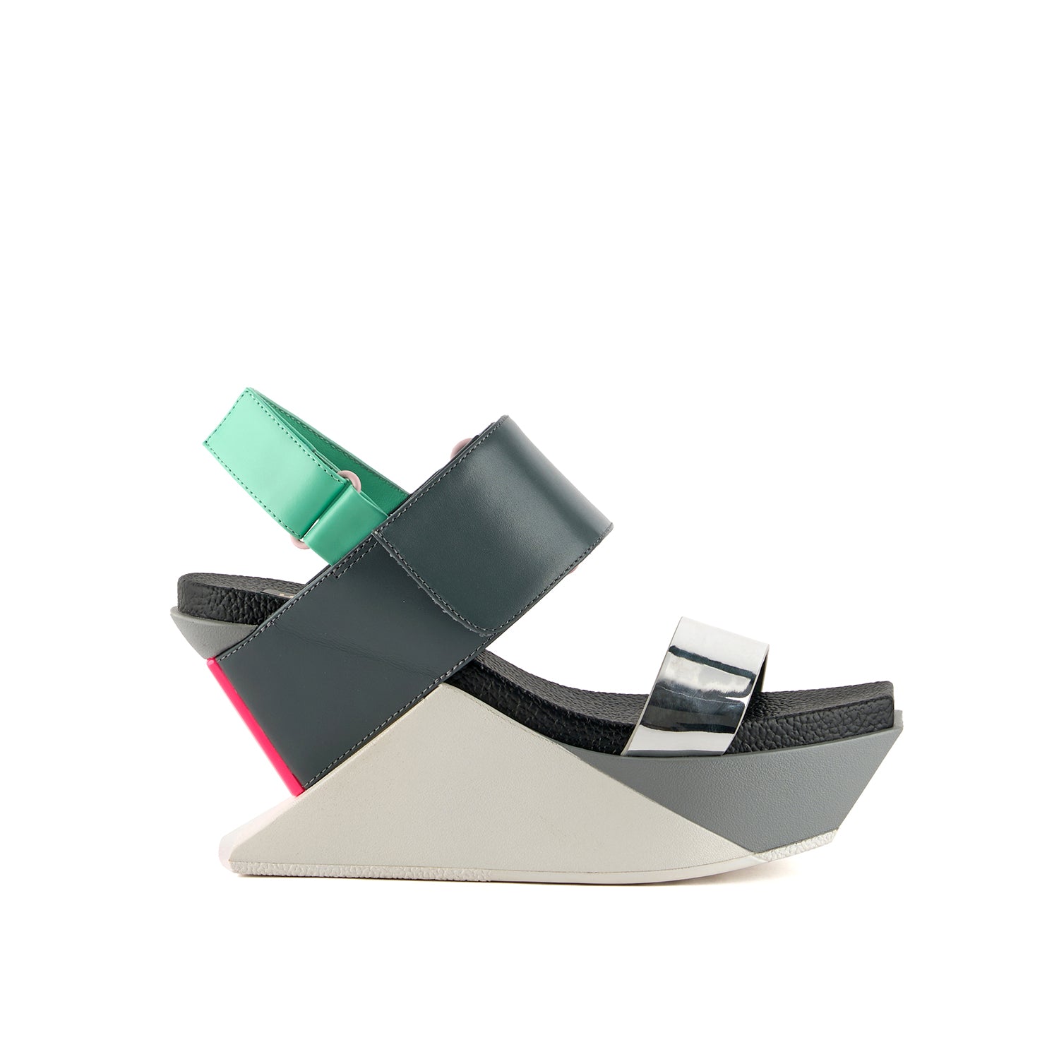 Delta Wedge – United Nude
