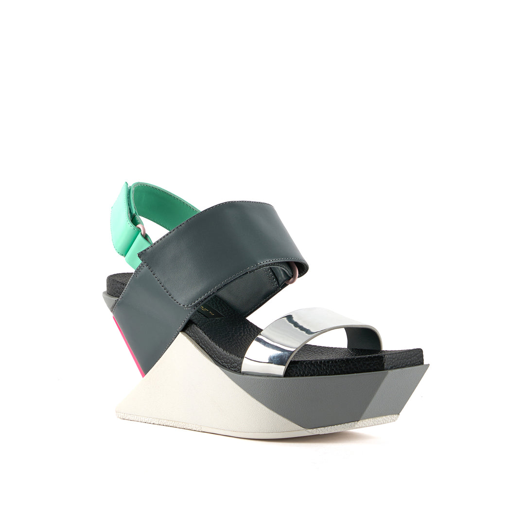 delta wedge sandal nebula 2 angle out