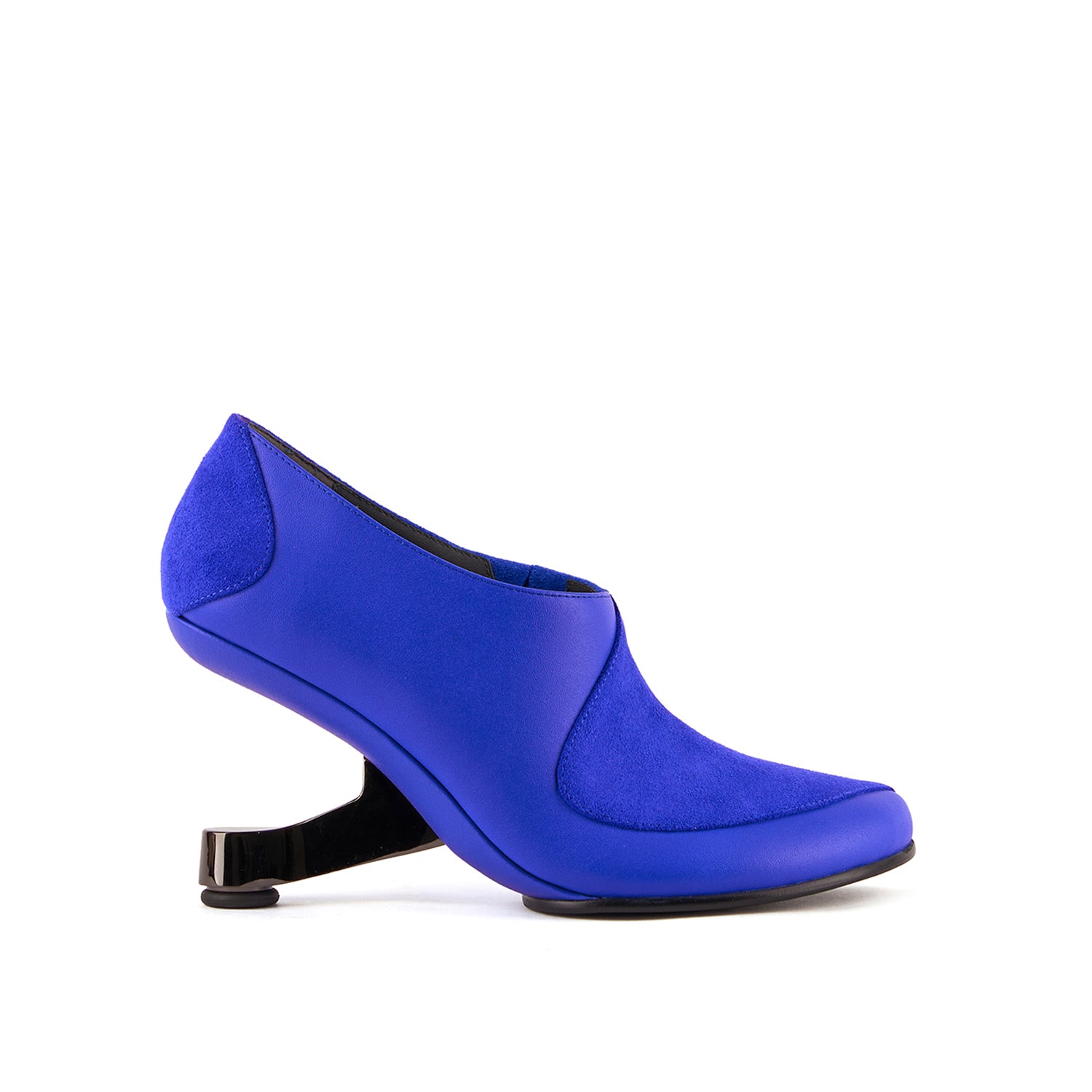 Eamz Dana – United Nude