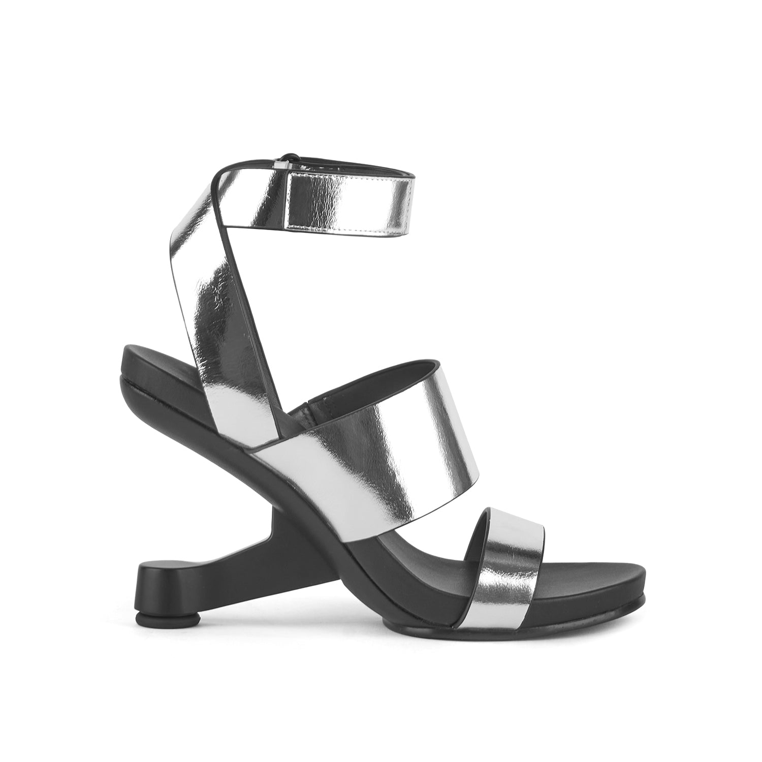 Eamz – United Nude
