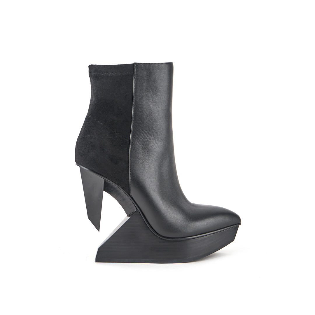 edge bootie black 1 outside view