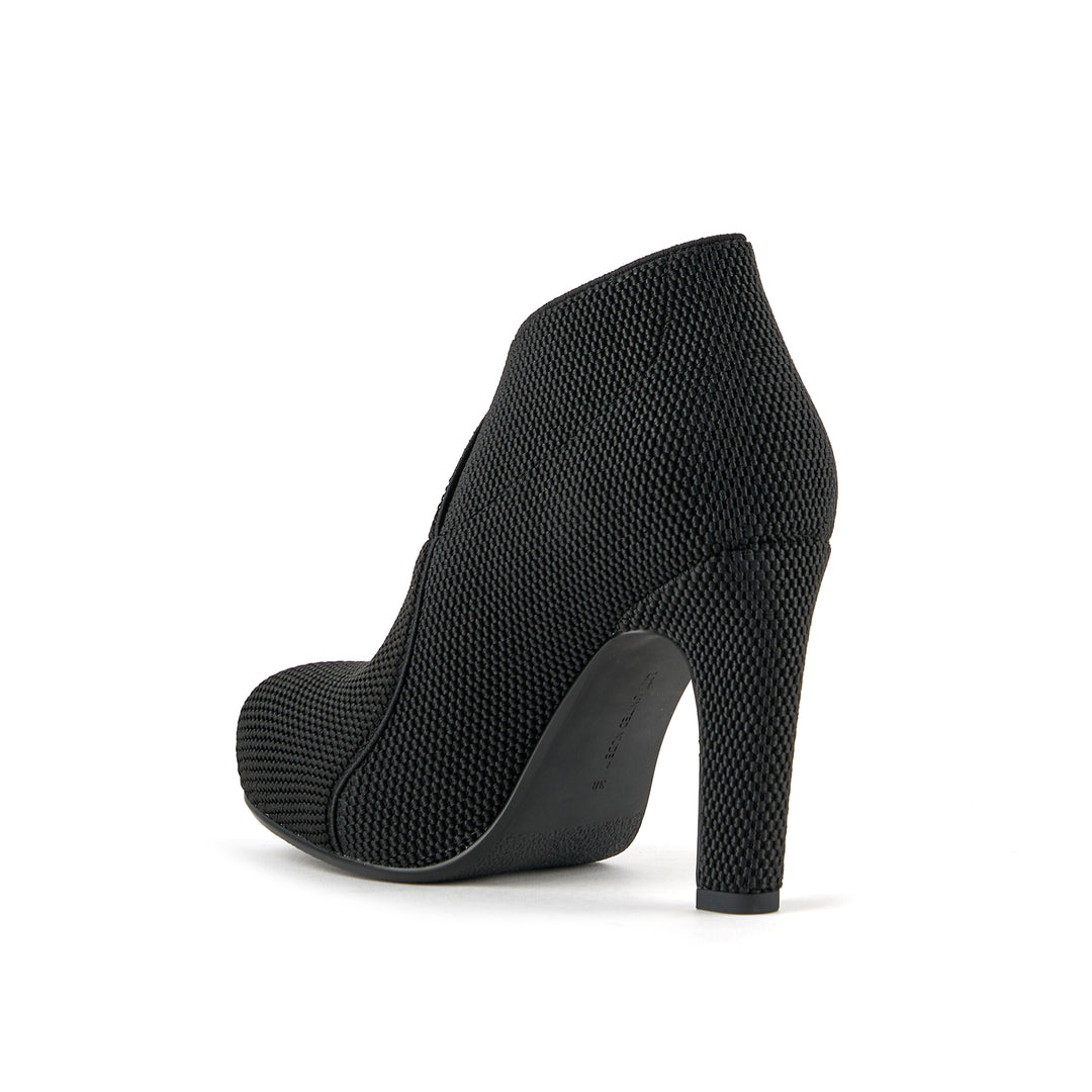 fold hi ii black ii 4 angle in view
