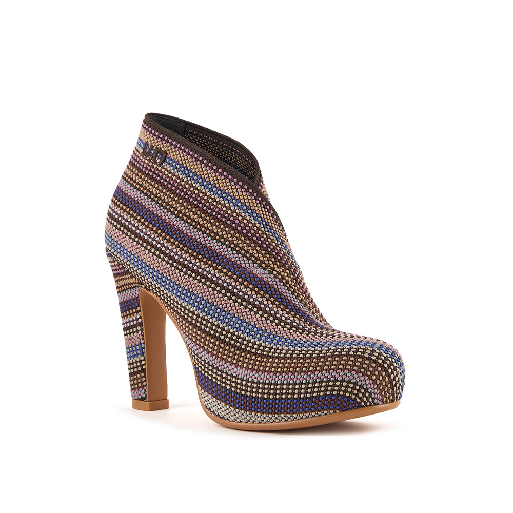 fold hi ii caramel 2 angle out view