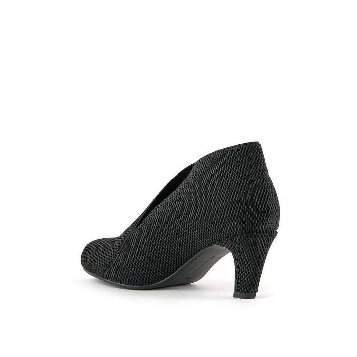 fold mid black ii 4 angle in view