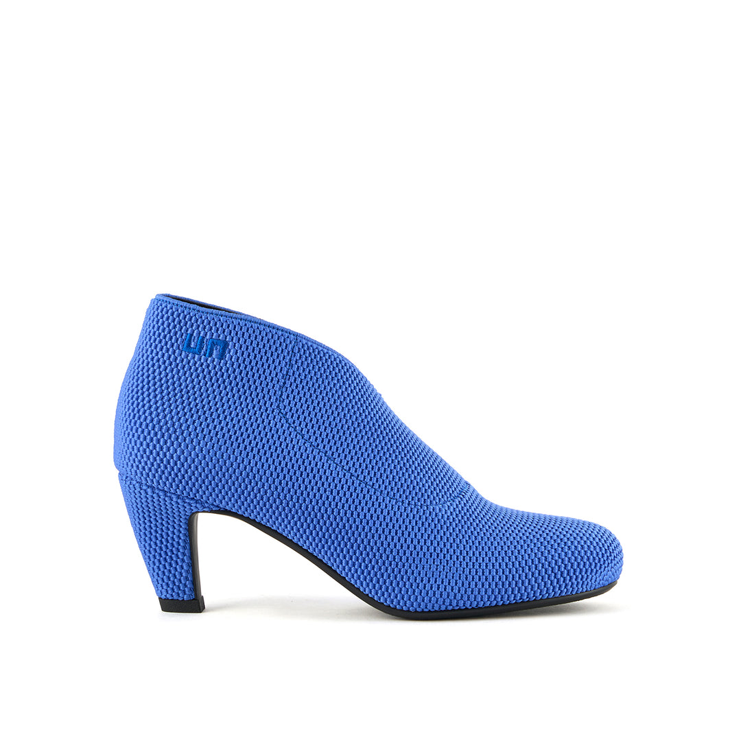 fold mid dazzling blue 1 outside view